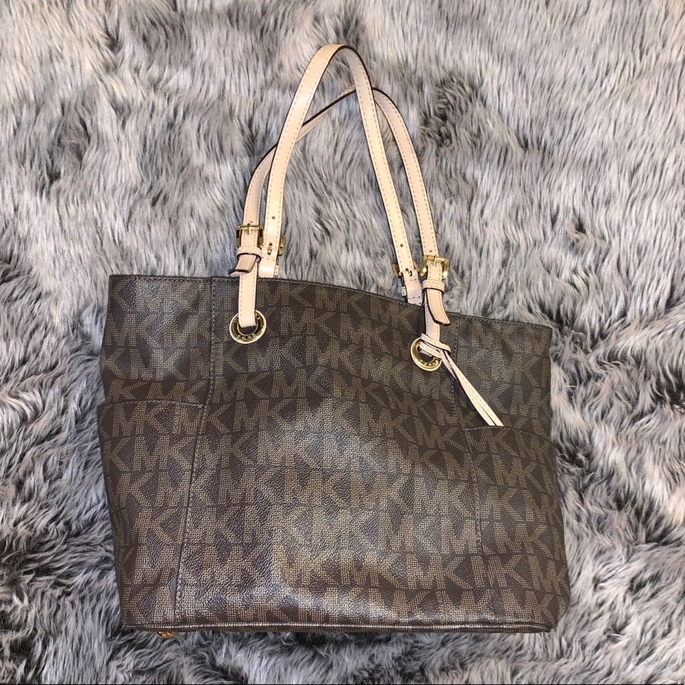 Michael Kors bag ACCEPTING OFFERS